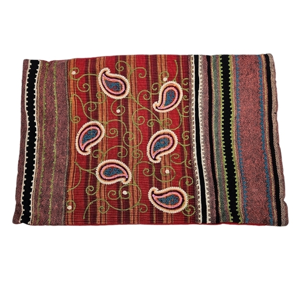 Pier 1 Imports Maroon Paisley Boho Tapestry Rectangle Pillow Cover 12x18 R46 - Picture 1 of 7